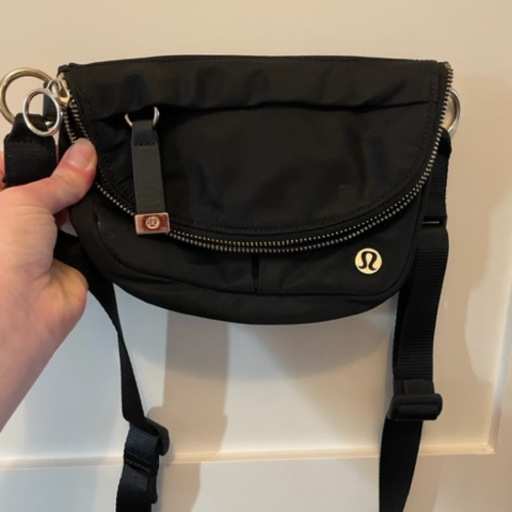 Lululemon All Night Festival Bag Micro 2L Black, barely used!